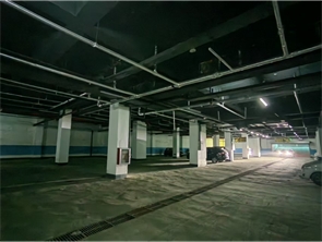 新城区塔利公租房负一层地库招租，紧邻东利丰