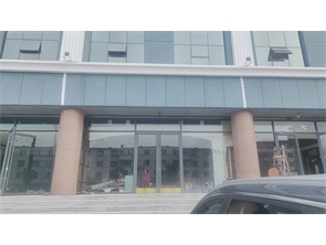 光明路金蓝港酒店旁纯一层空铺出租 