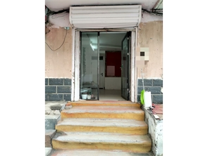 新城区新城南街三中对面肯德基旁空铺 